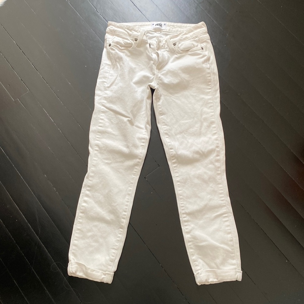 Practically new! Paige Denim women’s size 27 white Kylie cropped jeans.